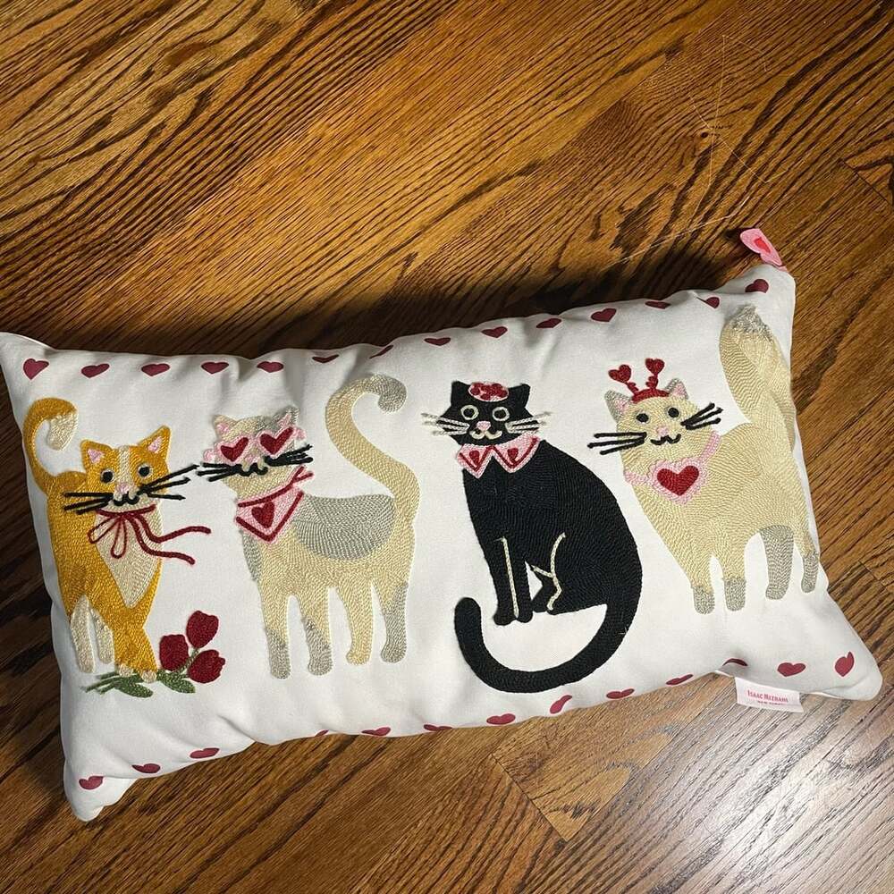 Isaac Mizrahi New York Decorative Pillow Embroidered Cats Valentine White